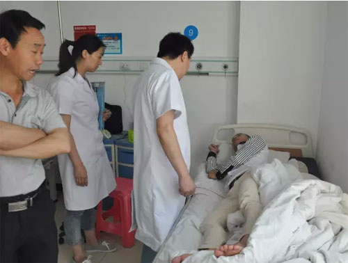 军海医院实时播报--安晓光主任查房